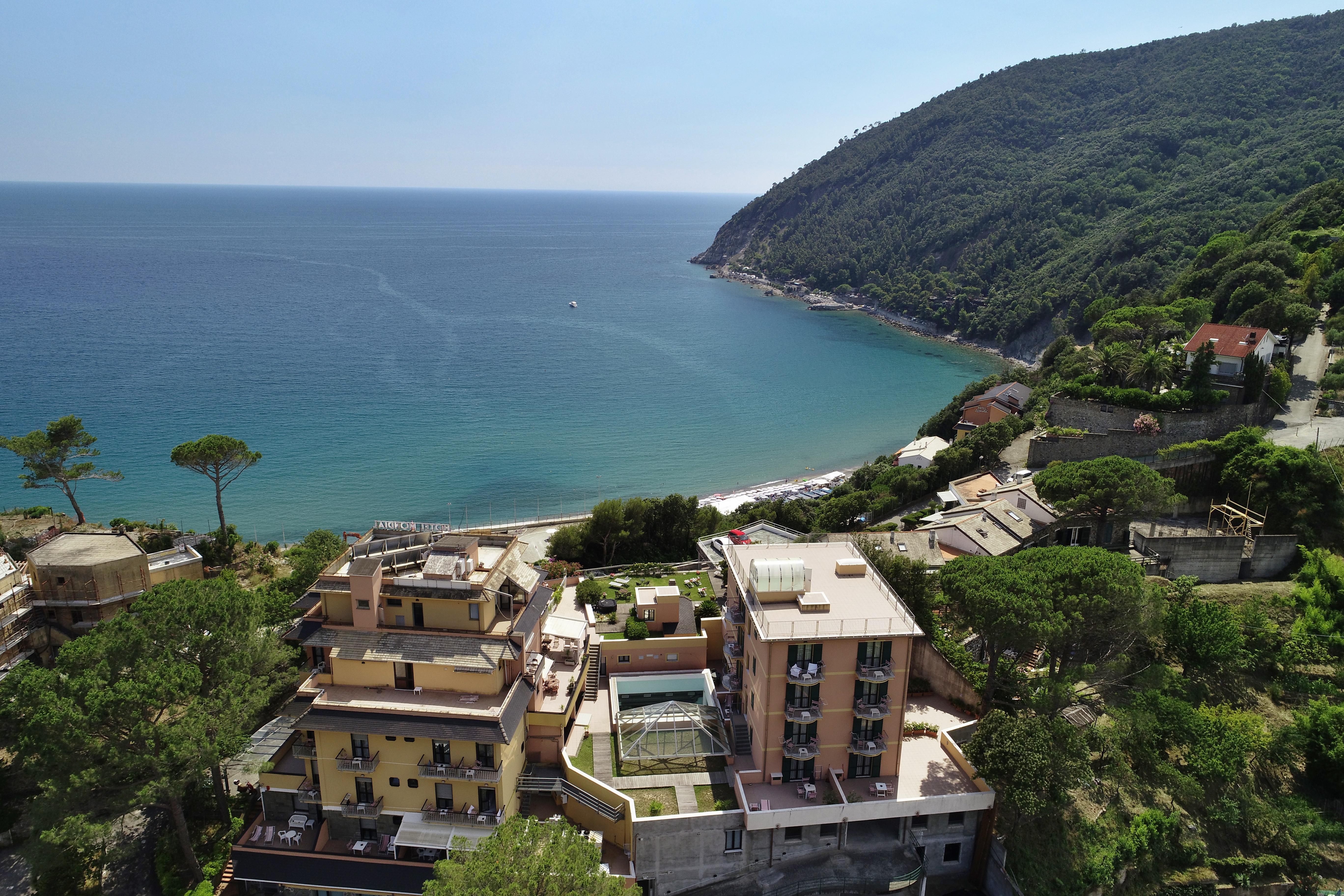 Hotel Residence Mondial Монелья Экстерьер фото