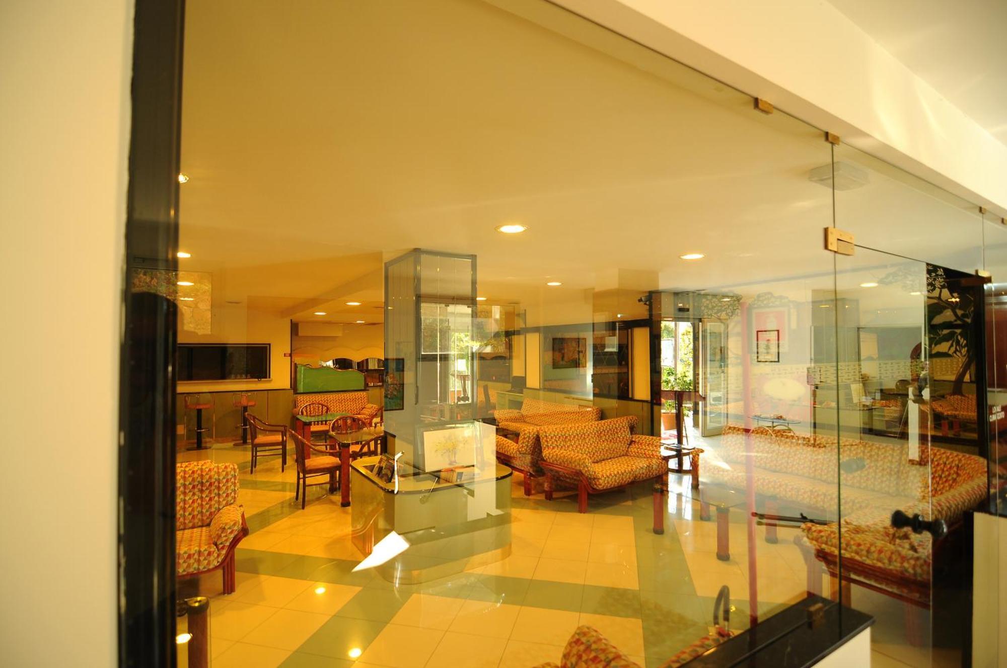 Hotel Residence Mondial Монелья Экстерьер фото