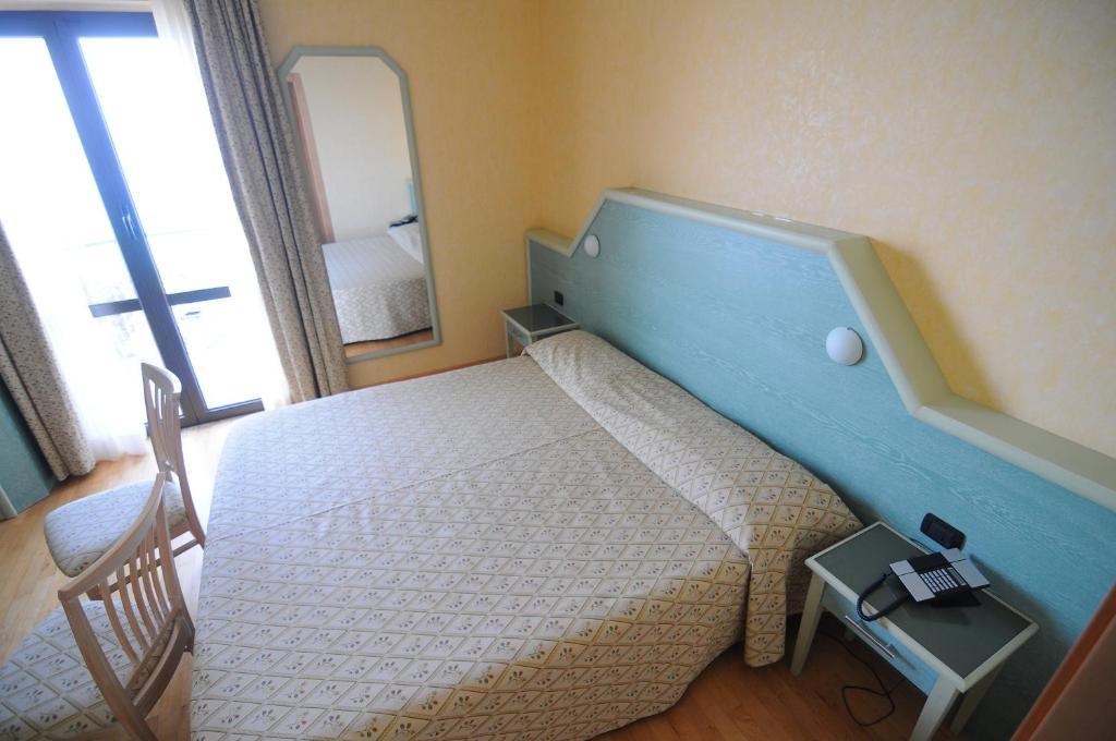 Hotel Residence Mondial Монелья Номер фото
