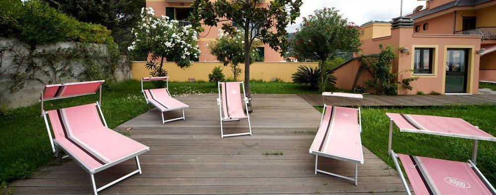 Hotel Residence Mondial Монелья Экстерьер фото